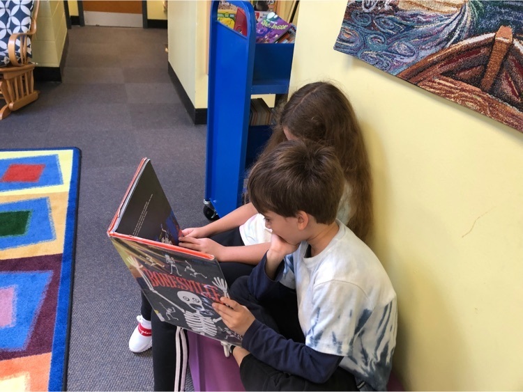 students reading 