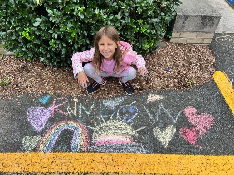 2R participates in the Kindness Chalk activity
